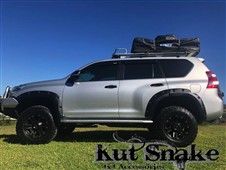 Plastové lemy Kut Snake Toyota Land Cruiser 150 / Prado 150 Plastové lemy Kut Snake Toyota Land Cruiser 150 / Prado 150